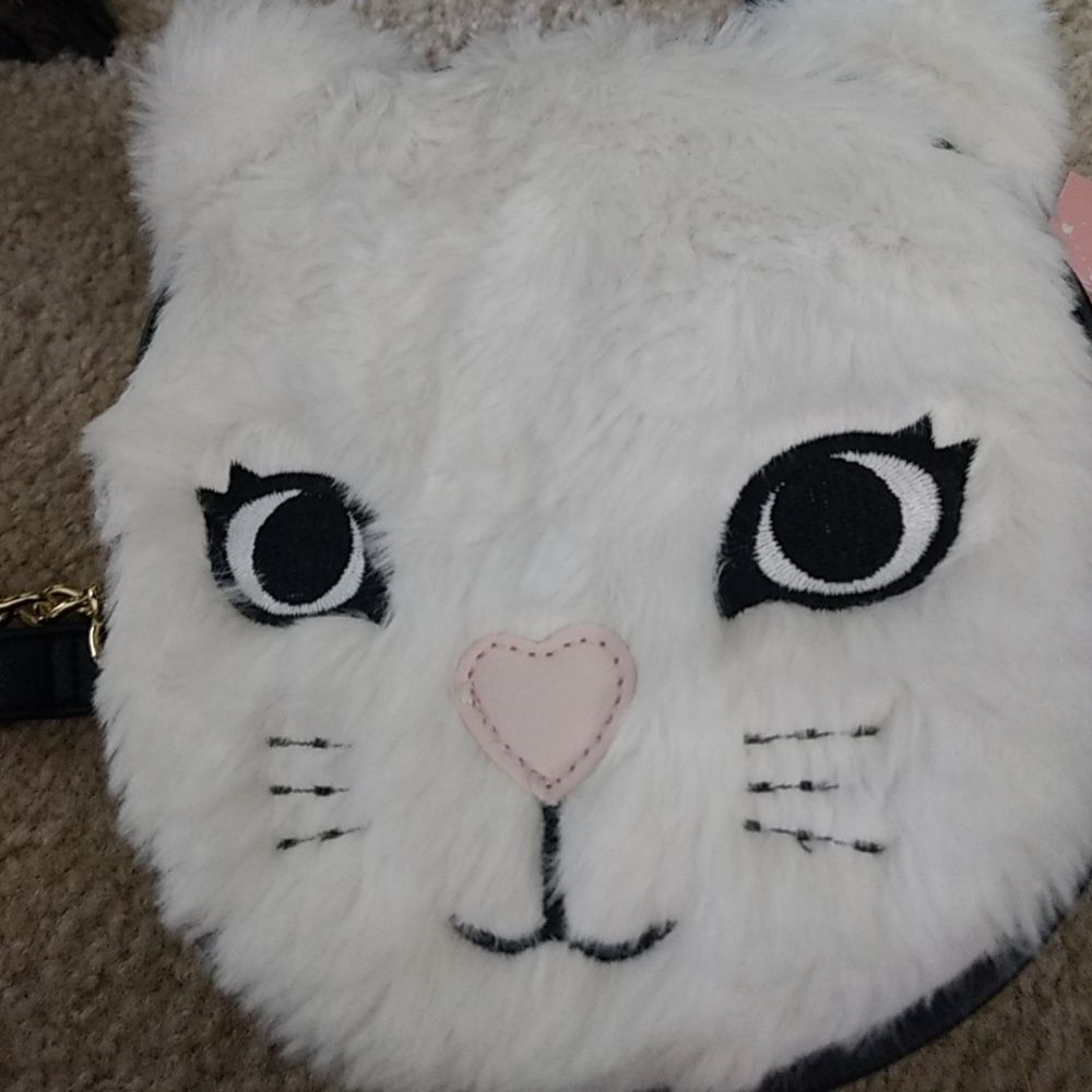 **Sale** Betsey Johnson white furry kitty crossbody
